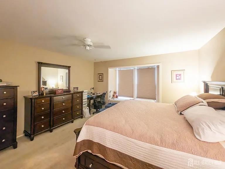 6 Patrick Henry Ct — Photo 17