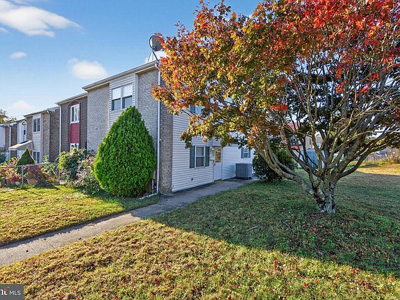 2nd image of 1398 Arundel Way