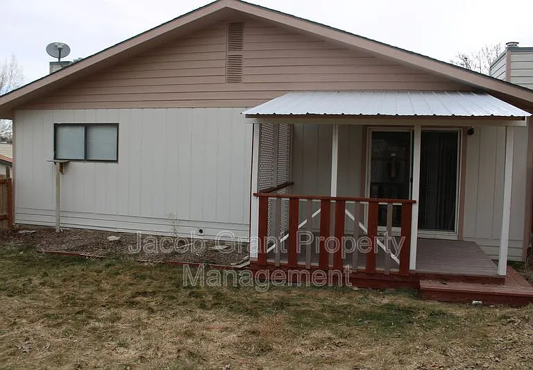 2215 Gail Dr — Photo 14