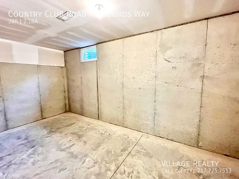 Country Club Rd — Photo 92