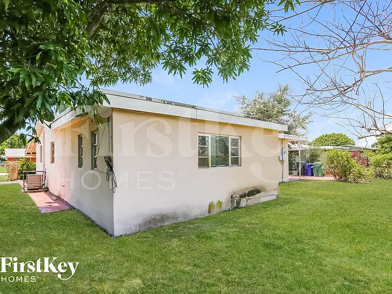 731 NW 175th Dr — Photo 15