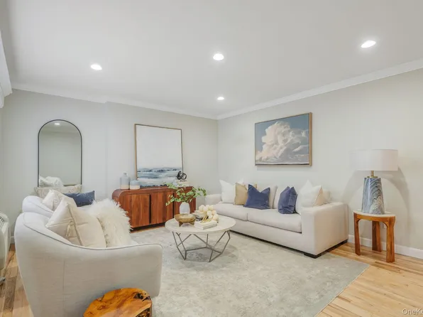 10 Smithtown Boulevard #6A, Smithtown, NY 11787