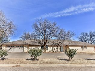 808 6th St, Wolfforth, TX 79382
