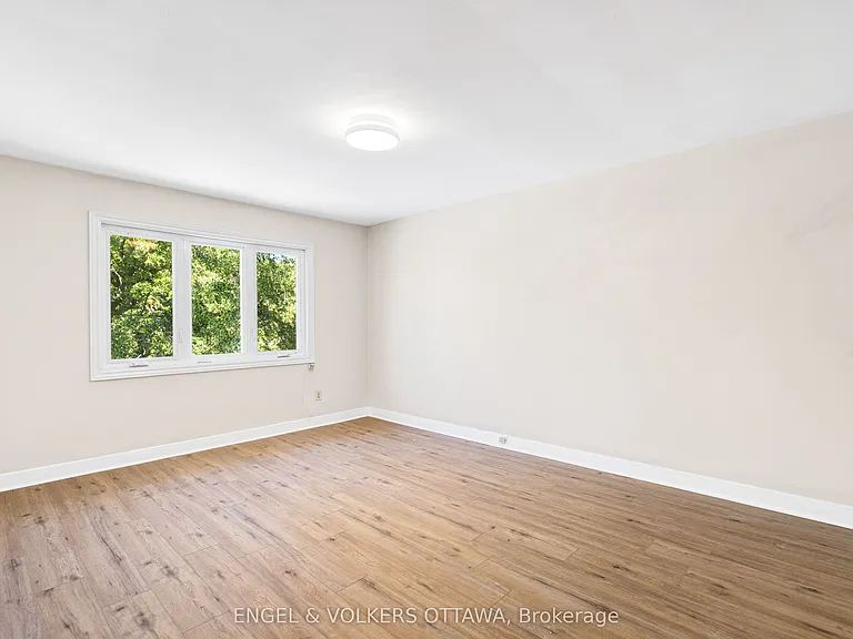1402 Kilborn Ave — Photo 17
