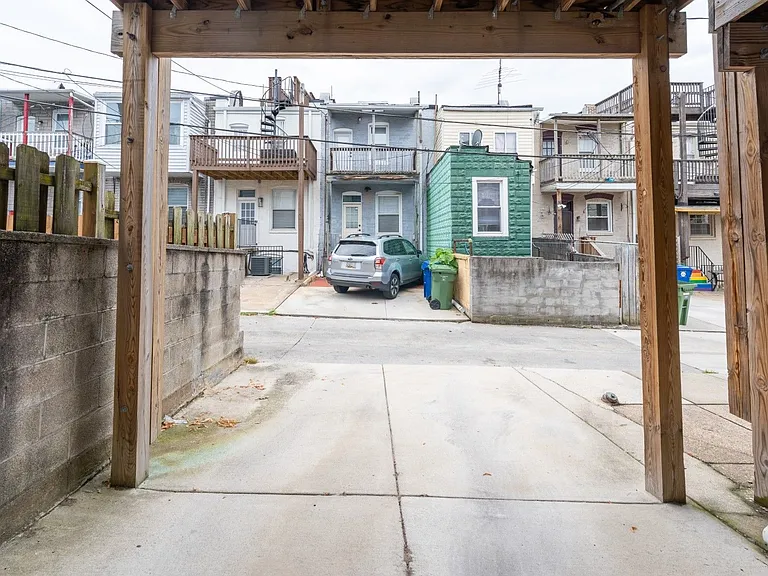 216 S Robinson St — Photo 28