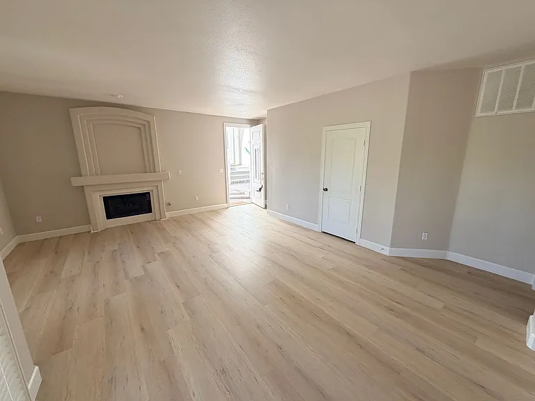 7605 Rolling View Dr #101 — Photo 3