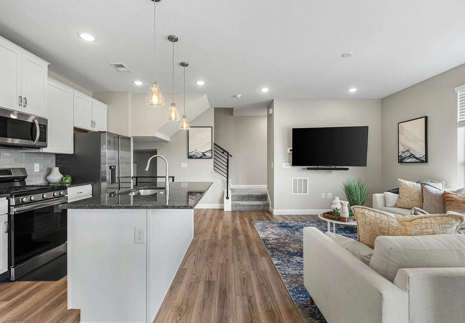 2014 South Holly Street, Unit 4 — Photo 4