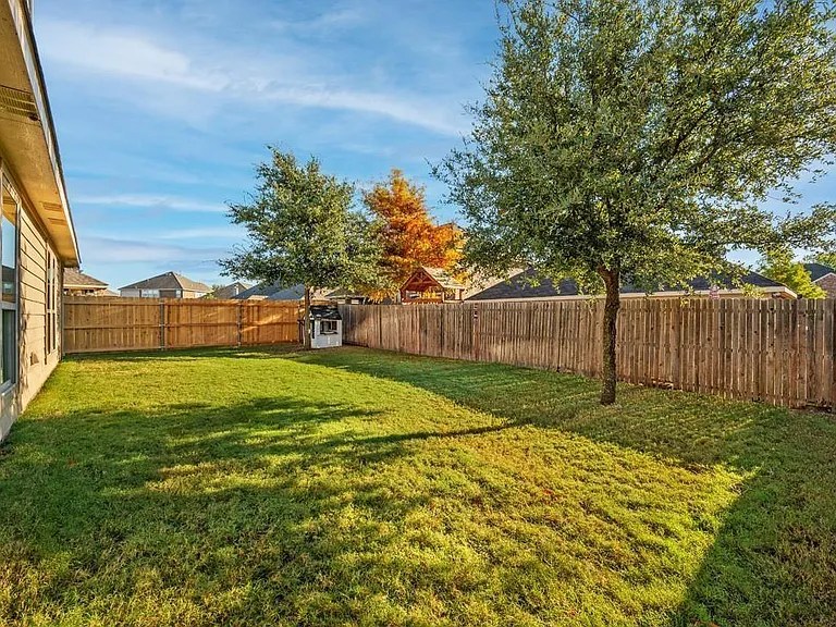 2413 Michelle Creek Dr — Photo 31