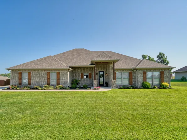 4513 Windsor Park Ln, Kilgore, TX 75662