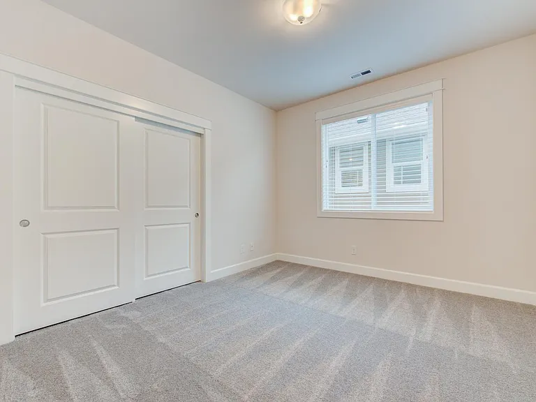 491 5th Ave NE — Photo 15