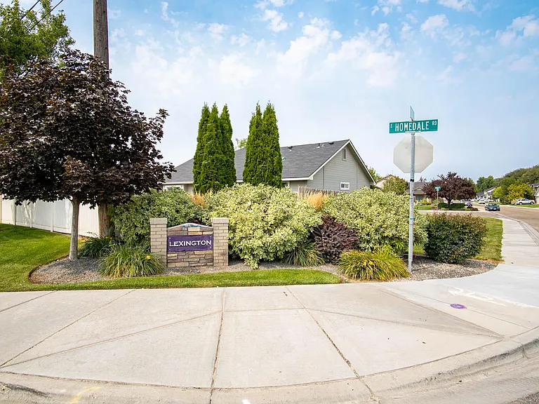 3916 Kirby Cir — Photo 4