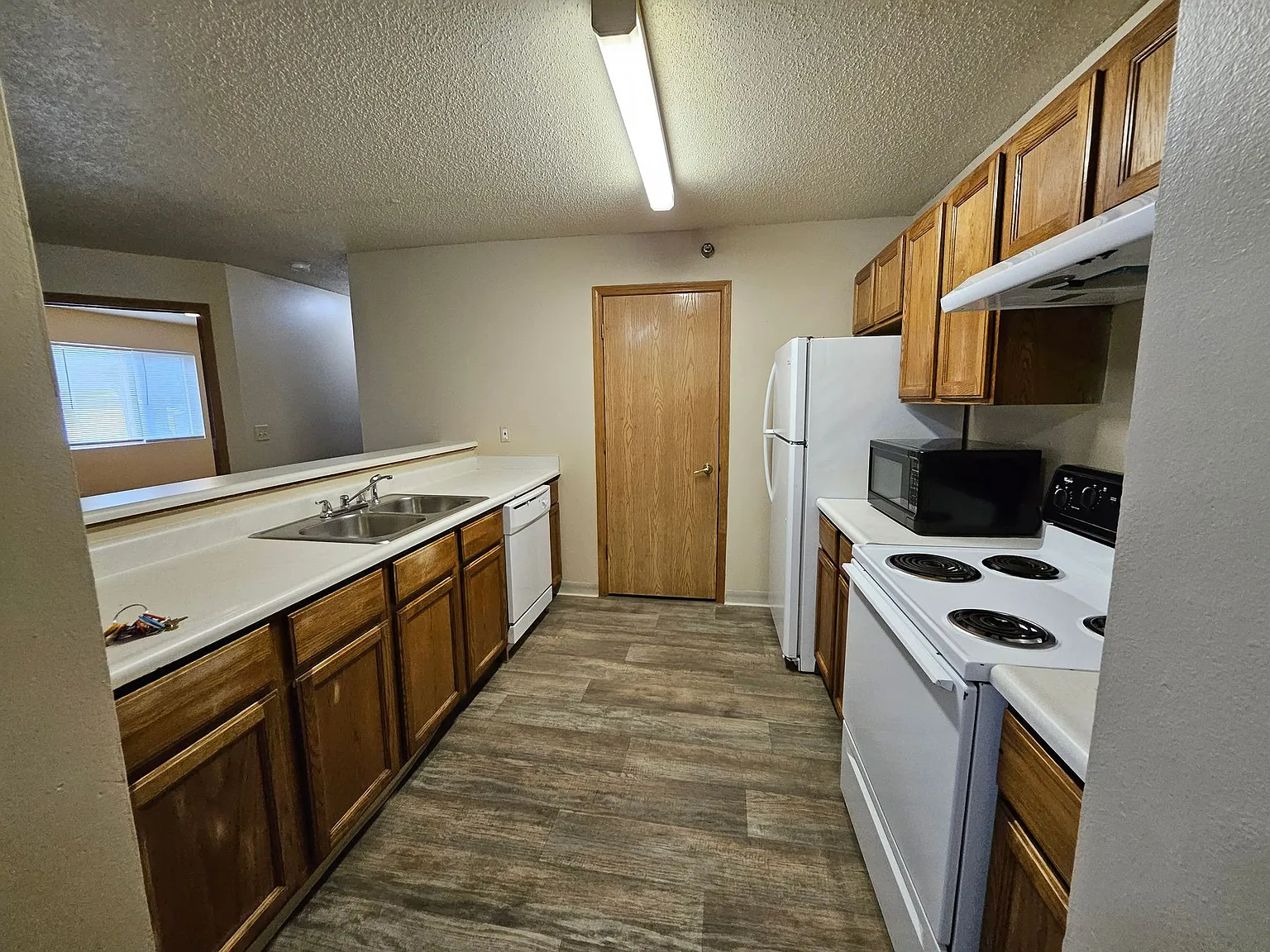 1201 E Bell Avenue — Photo 3