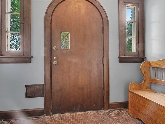 4th image of 268 Malden St
