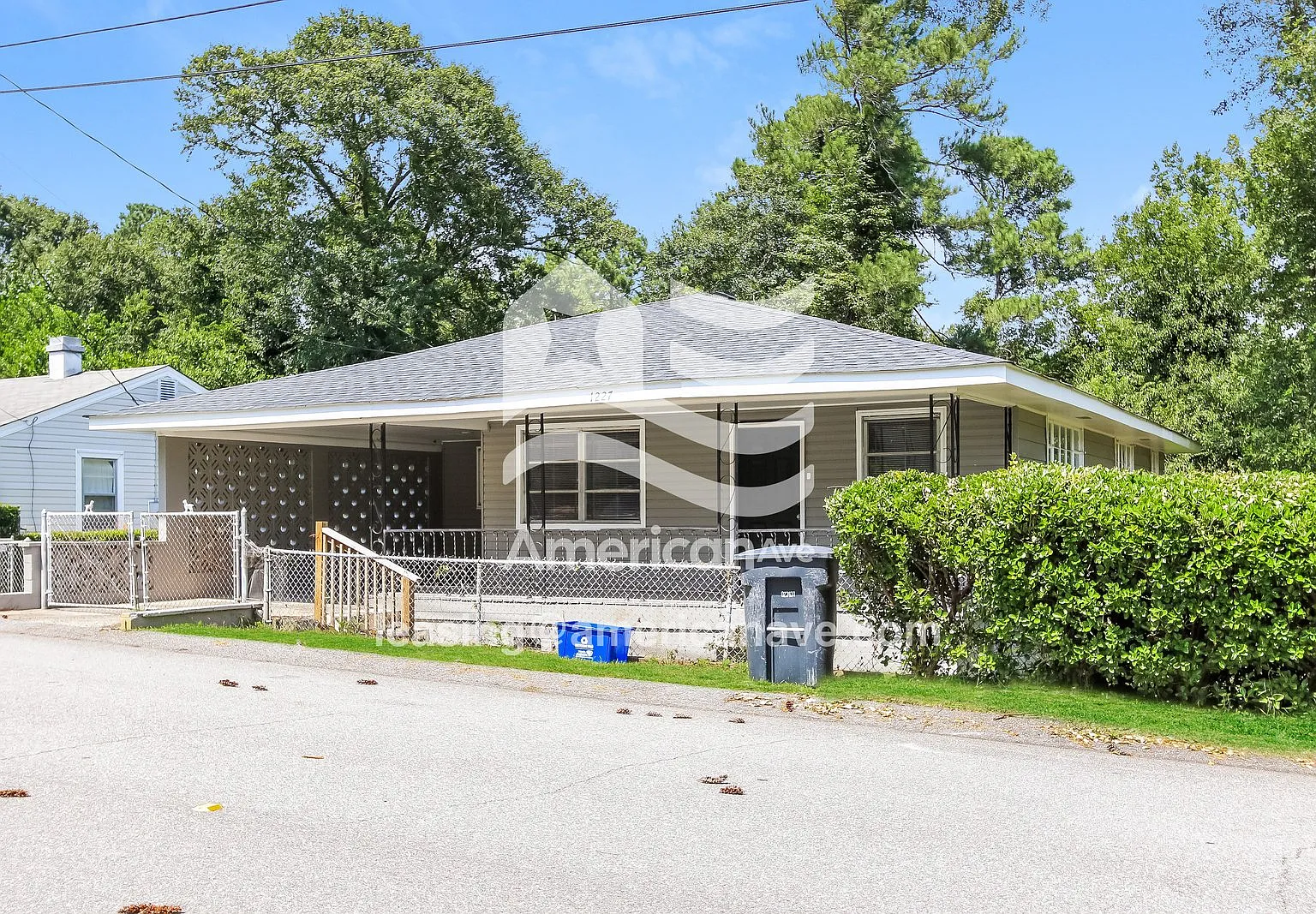 3 bed, 1.5 bath, 1218 sqft, $1,650 — Photo 2