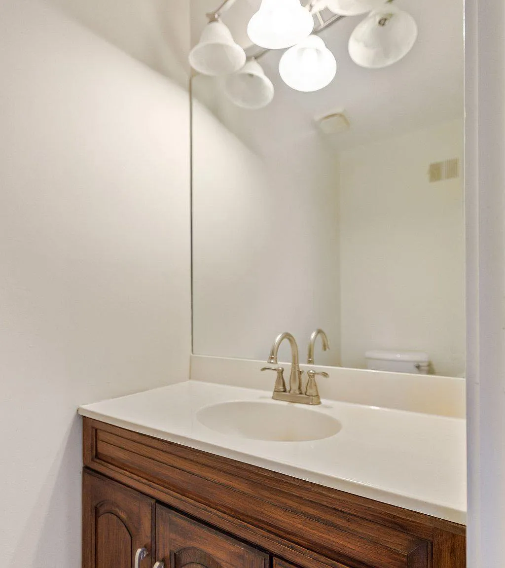 Treebrooke Condo — Photo 4