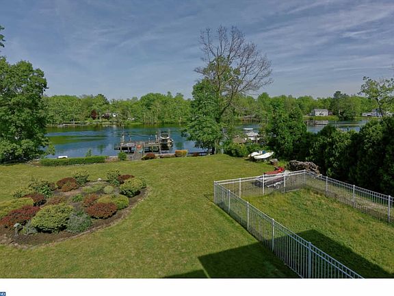 5th image of 903 Morris Ln