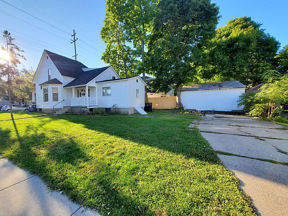 2nd image of 601 Fuller Ave SE #1