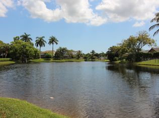 6384 Park Lake Cir, Boynton Beach, FL 33437