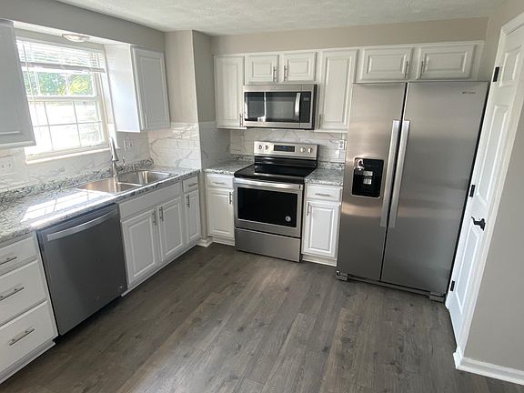 4th image of 10842 Lakehurst Ct