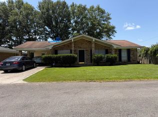 15 Southern Ln, Hattiesburg, MS 39402