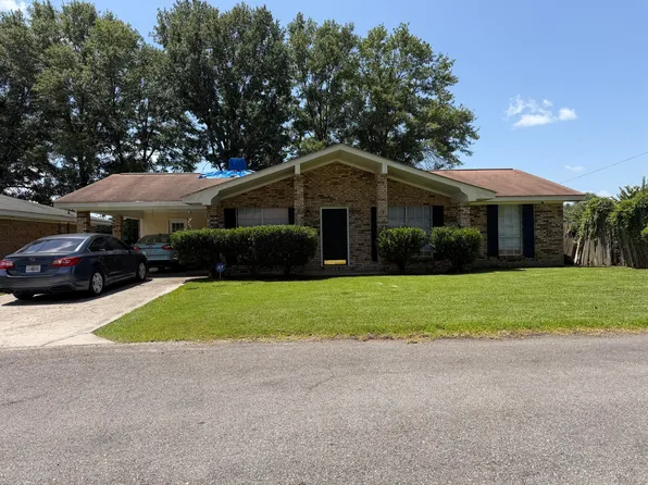 15 Southern Ln, Hattiesburg, MS 39402