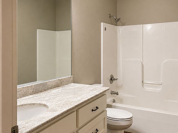 5th image of 208 Ethel Dr APT 2