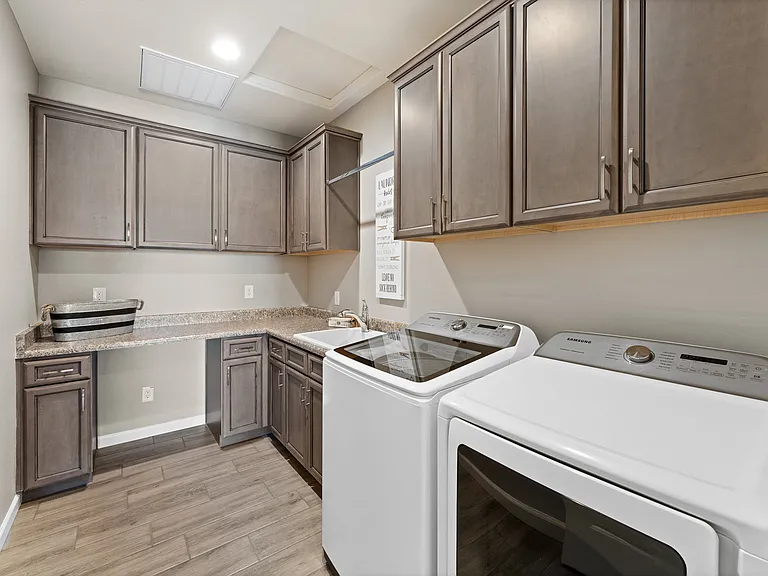4002 Desert Moon Dr — Photo 14