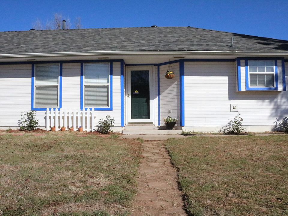 FRONT VIEW OF HOUSE