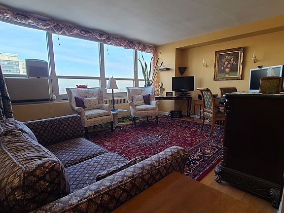 3rd image of 3950 N Lake Shore Dr APT 1308