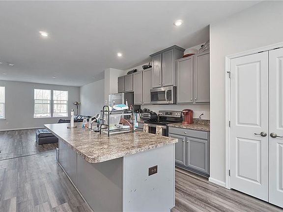 4th image of 4317 Whitfield Ln