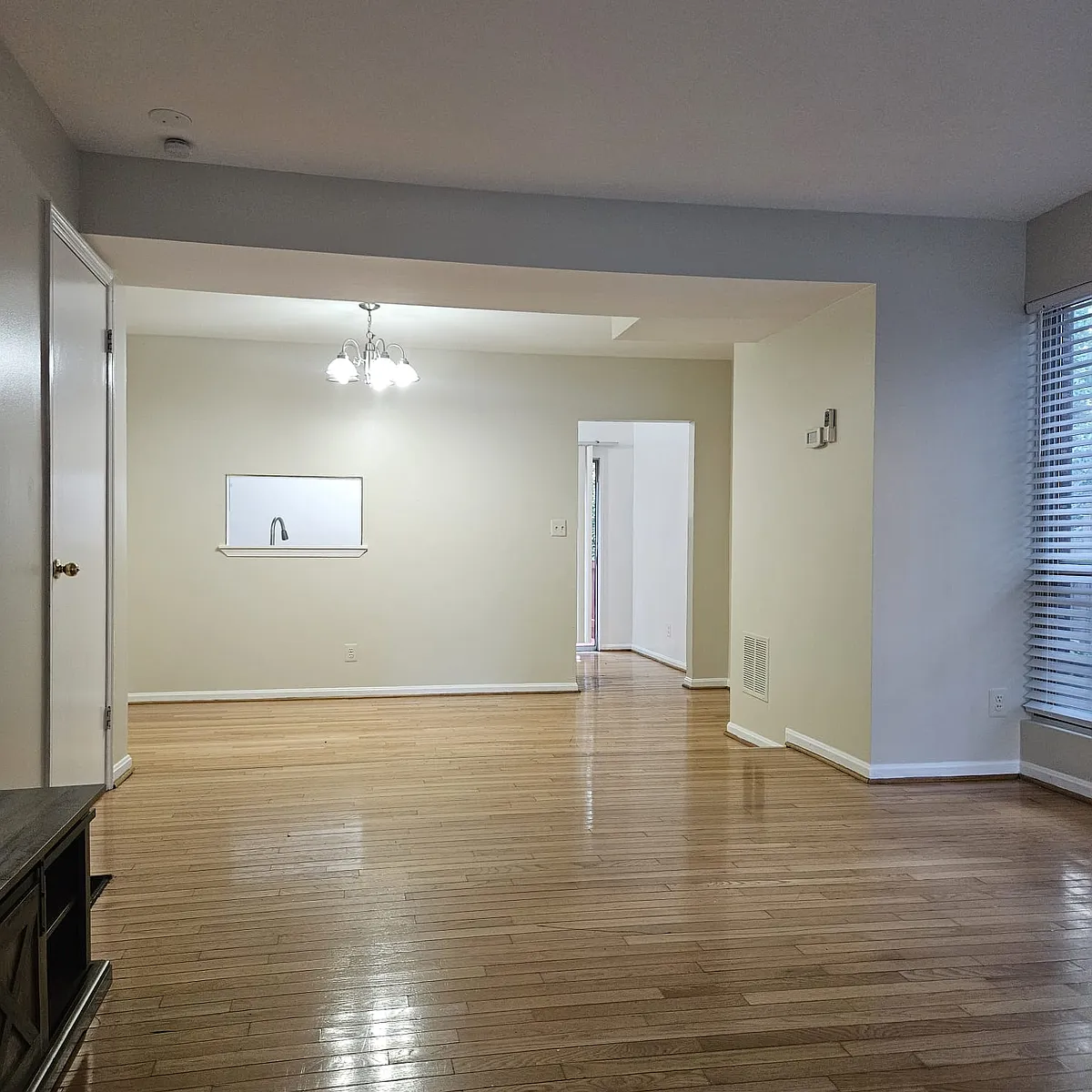 Building Photo - 9034 Pickwick Village Ter