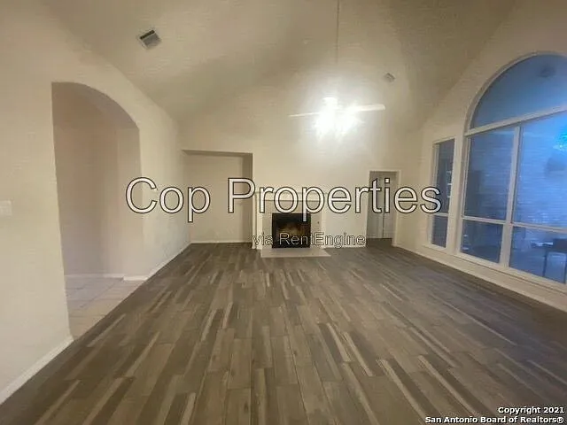 4 bed, 2.0 bath, $2,650 — Photo 2