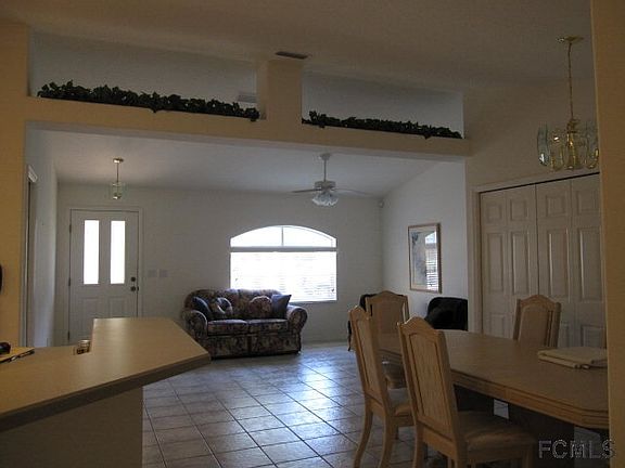3rd image of 12 Whitcock Ln