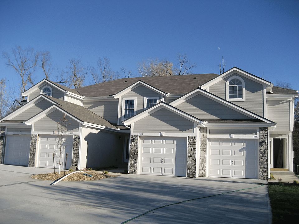 1st image of 1102 NW Downing Cir