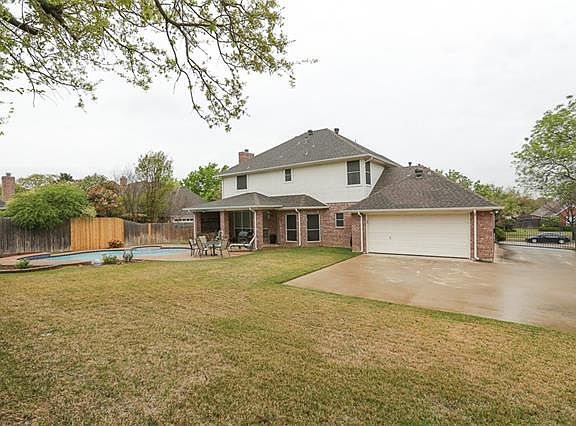 4th image of 790 Maplewood Dr