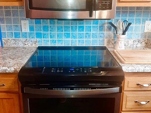 5th image of 1812 Eaton Rd APT 8