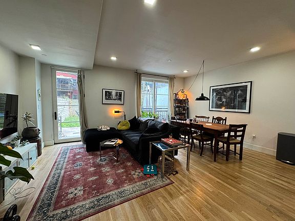 4th image of 1636 De Kalb Ave #1B
