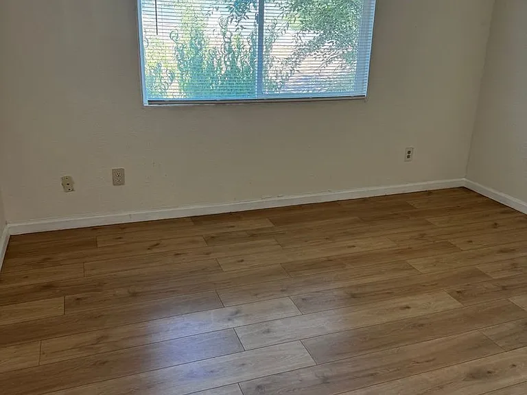 6284 Porterfield Ct — Photo 13