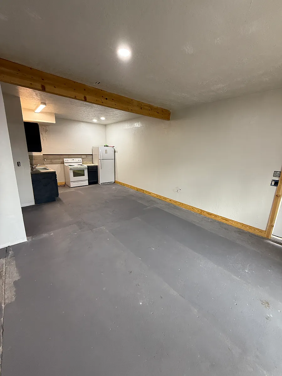 Building Photo - 17C Five Jays Ln #1