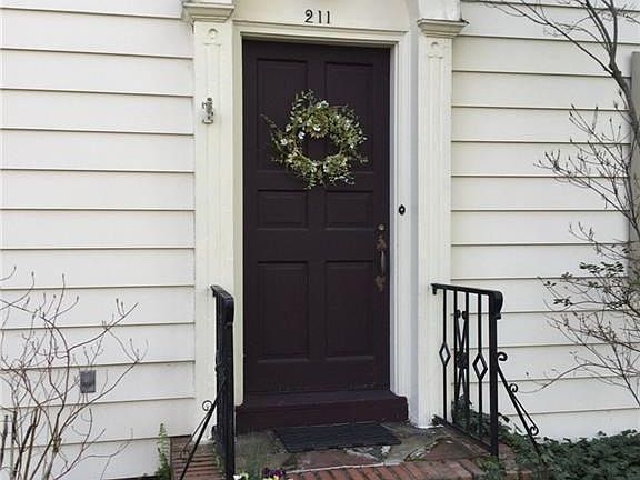 3rd image of 211 Ledyard Ave