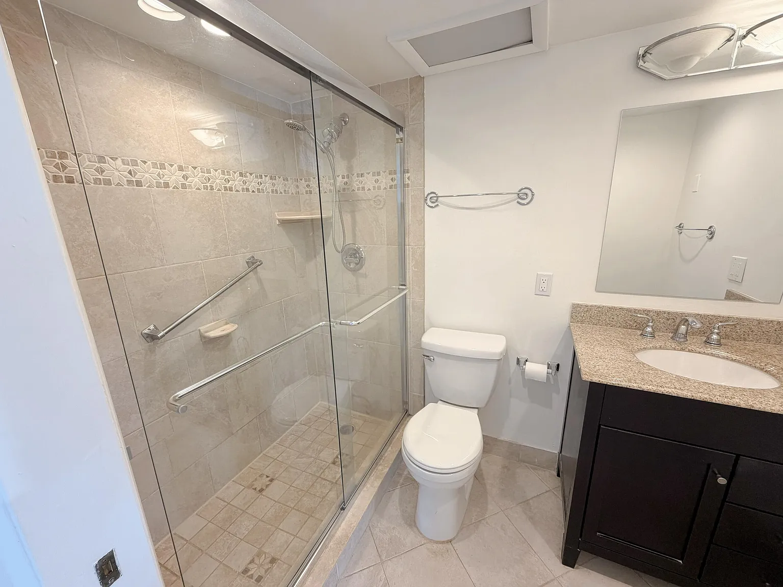 1 bed, 1.5 bath, 760 sqft, $1,650 — Photo 4