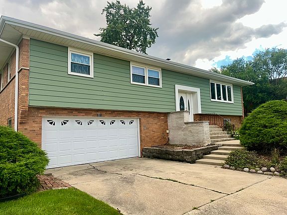 3rd image of 8041 W 91st St