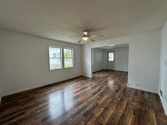 3rd image of 810 Poplar St