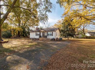 5793 Oak St, Fort Lawn, SC 29714