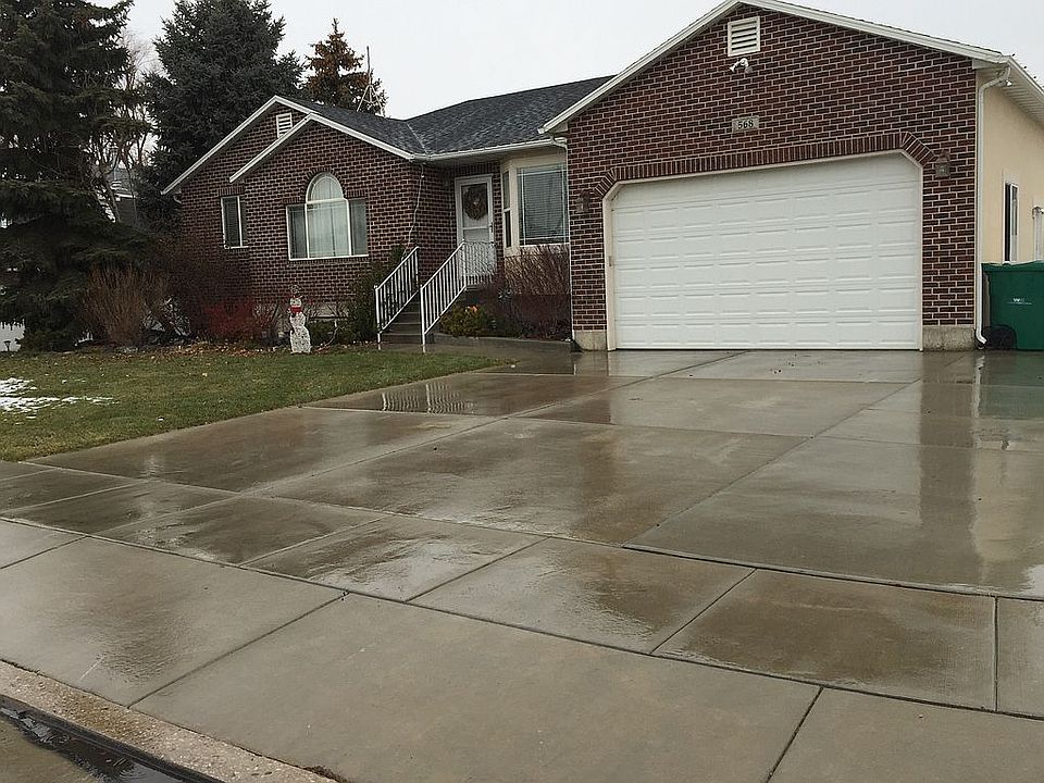 1st image of 568 W Dwayne Dr