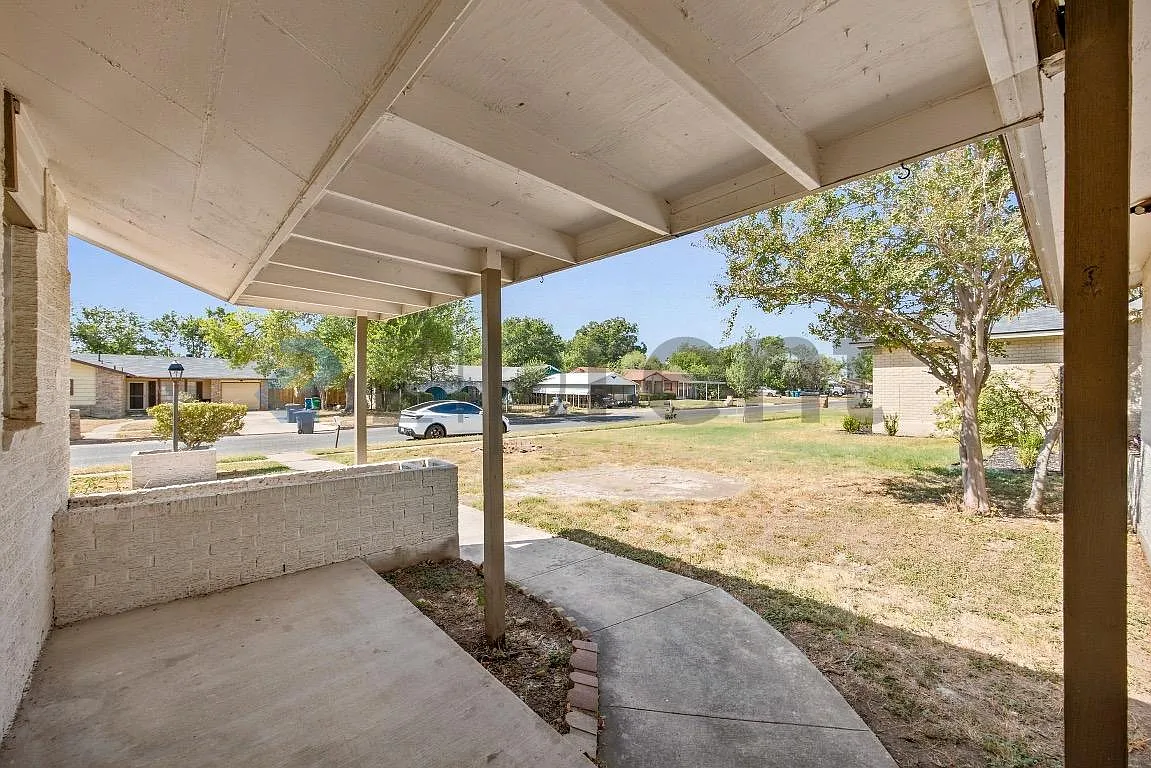 3 bed, 1546 sqft, $1,985 — Photo 4