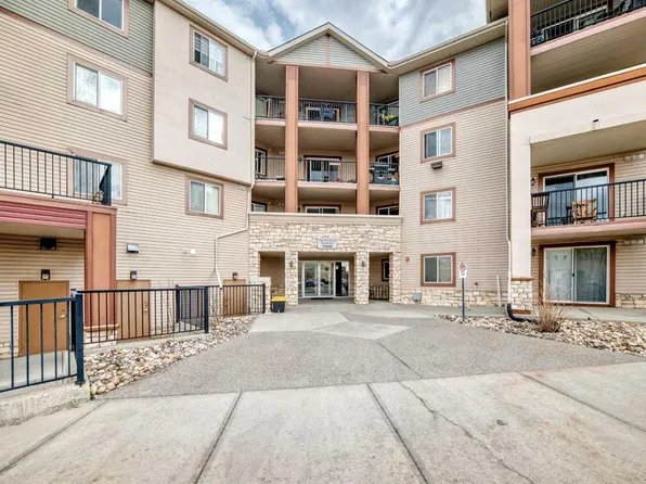 505 Railway St W #1406, Cochrane, AB T4C 2K9