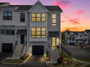 26 E Cross Trl, Danbury, CT 06810