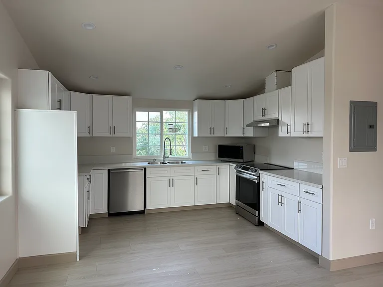5862 W 83rd St #B — Photo 1