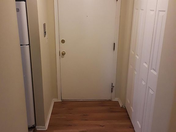 5th image of 5101 Carriageway Dr APT 203